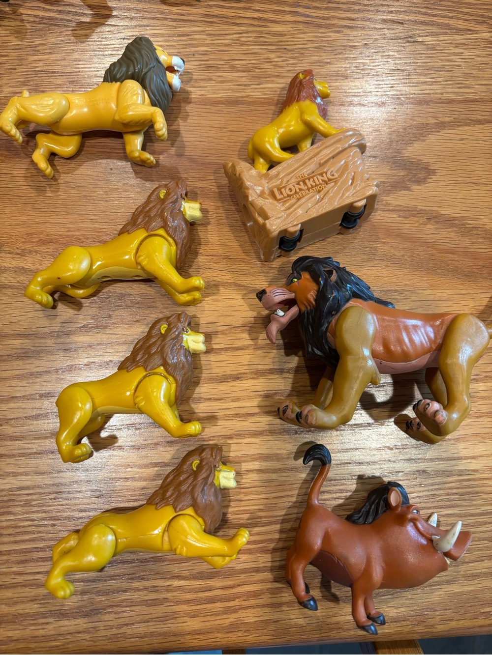 The Lion King Scar & Pumbaa Kids Toy Figures - Yellow/Brown Play Set